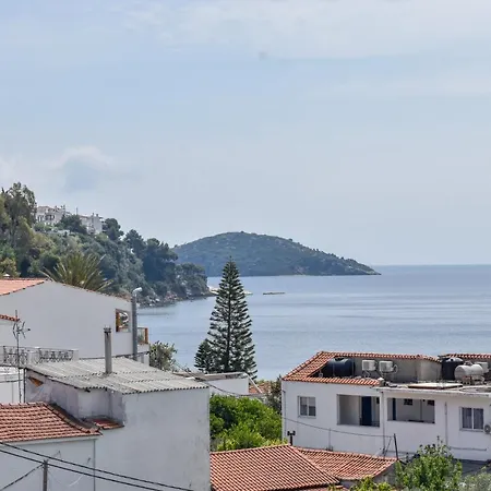 Zoe's Flat Megali Ammos *