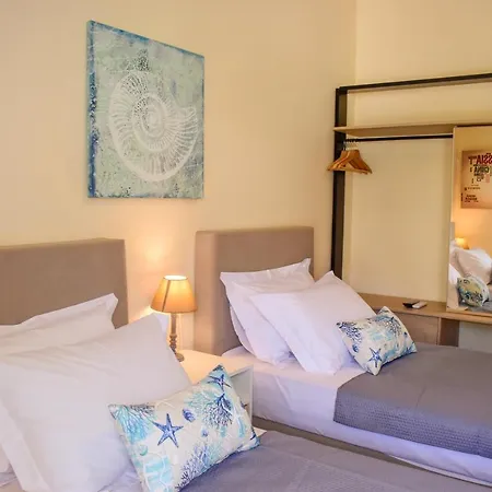 Zoe's Flat Megali Ammos